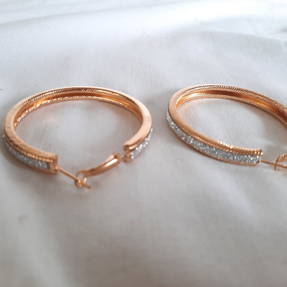 🌟Free add on🌟Fabulous sparkle hoop earrings - Picture 4 of 4